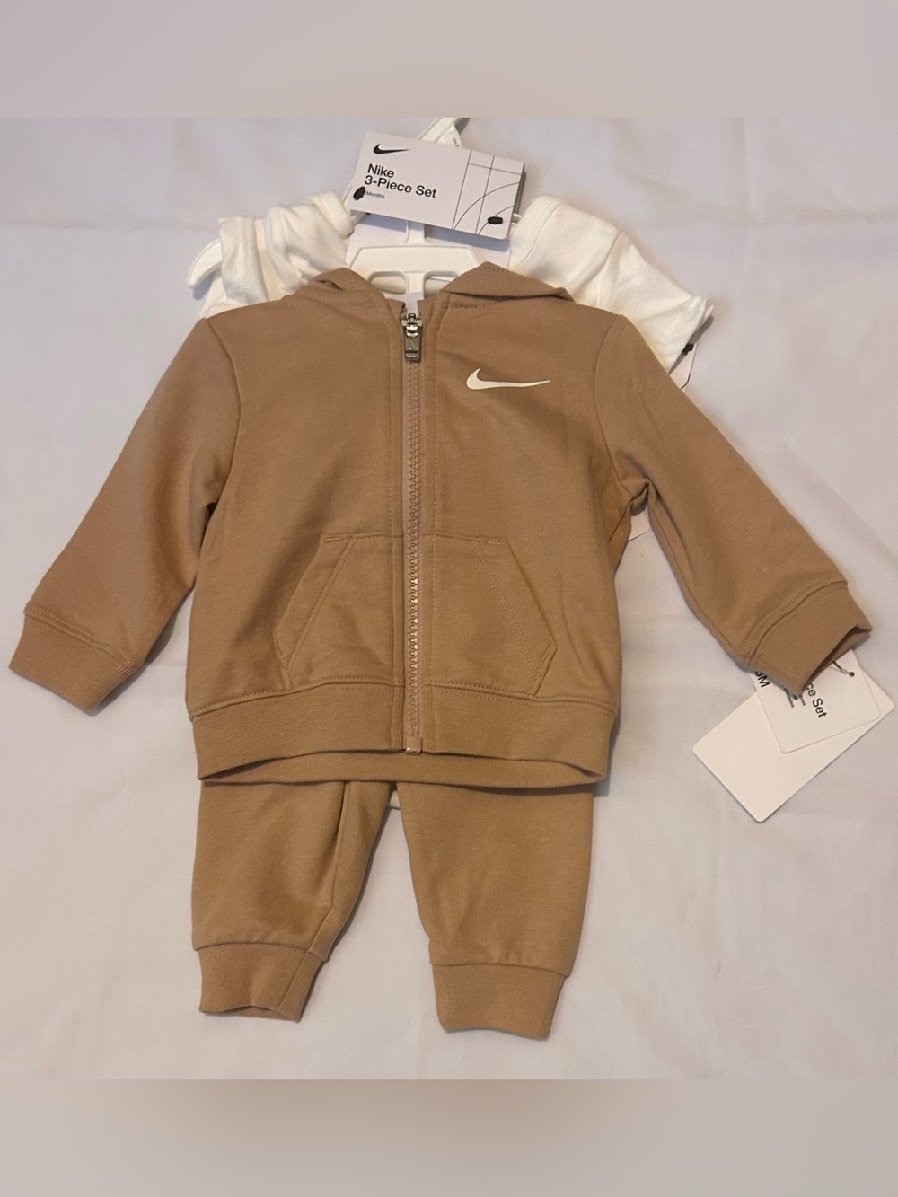 Nike Kids 3 Pc Set Hoodie, Joggers,OnePc Size 3M NEW